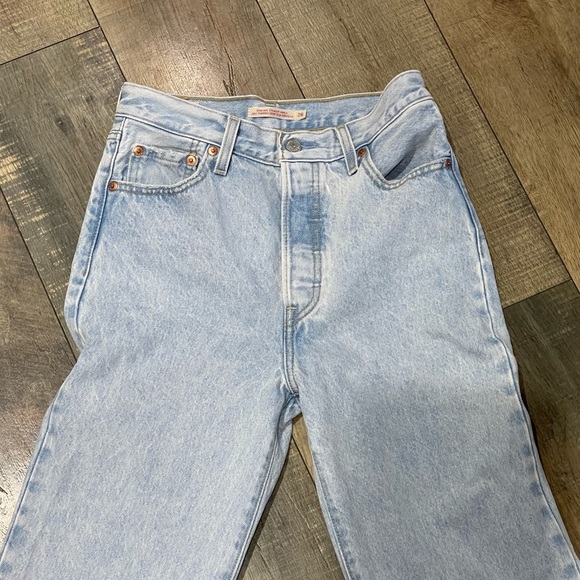 Levi’s Ribcage Straight - Picture 2 of 8